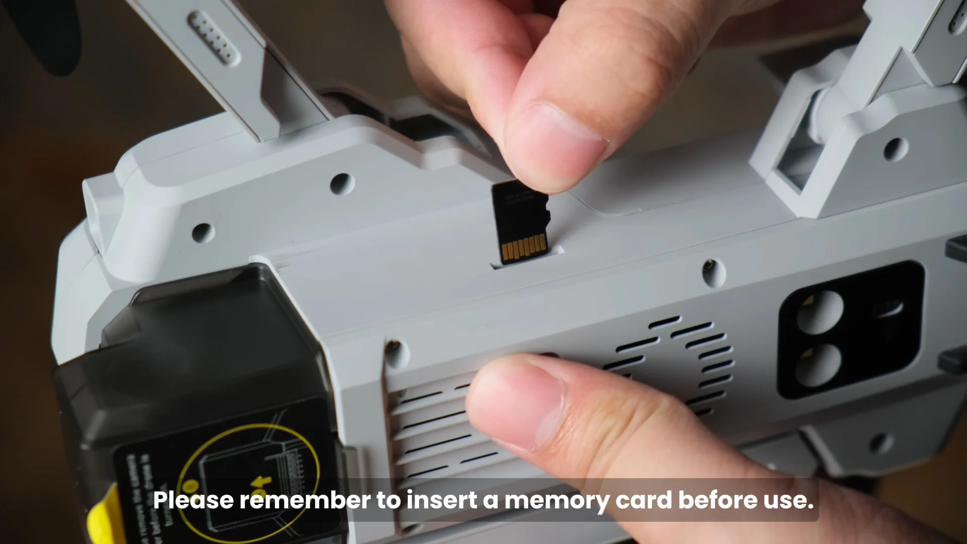 03-insert-memory-card.webp